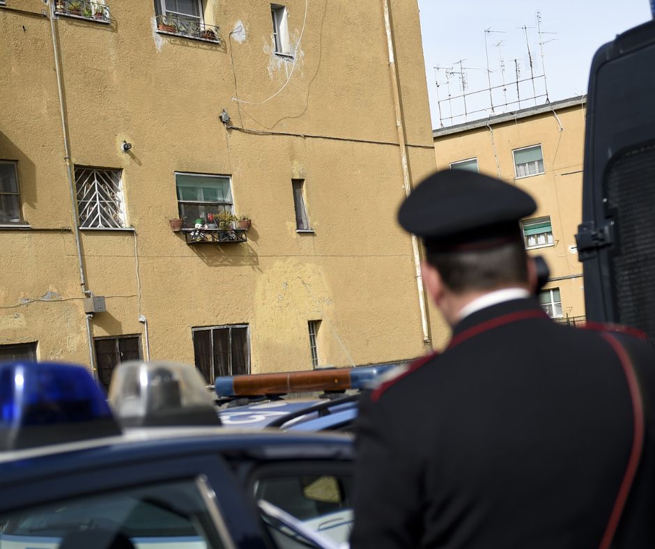 Sassi contro un trattore, denunciato un agricoltore
