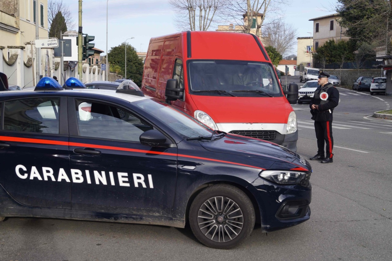 Denunciato un 57enne per macellazione abusiva di galline sul balcone