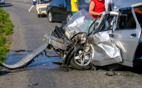 Drone caduto vicino a un taxi, ferito il segretario Pd
