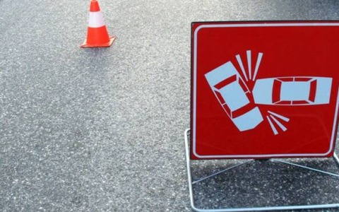 Incidente sull’Ostigliese: Fiat Punto contro il guardrail, un ferito lieve
