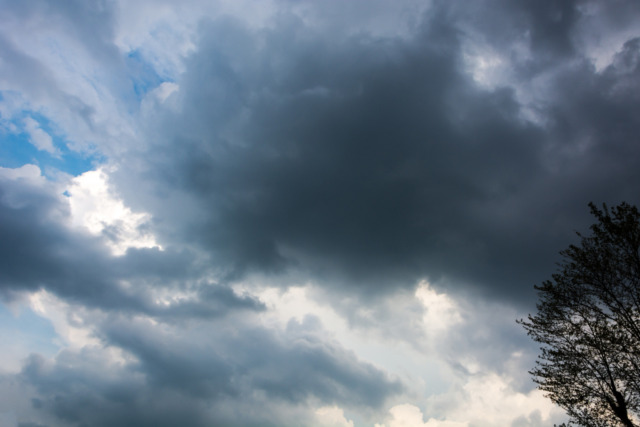 Fine dell’afa, sole nel weekend: piogge da martedì