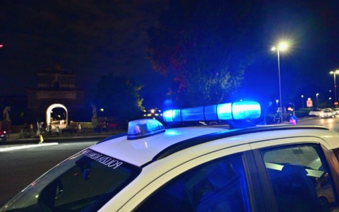 Controllo di polizia in un negozio: maxi-multa e denuncia per il titolare