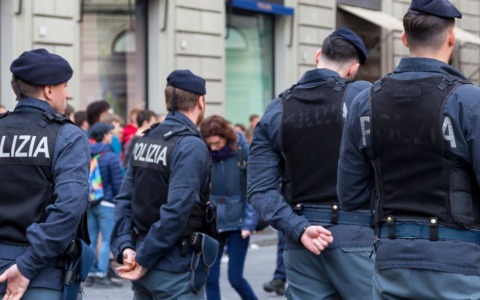 Rave abusivo nella golena del Po, almeno mille partecipanti
