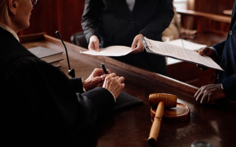 Sei anni e 8 mesi per violenza e lesioni a Marmirolo