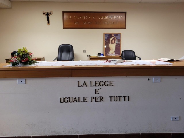 Spiava la ex dal cellulare: atti alla Dda di Brescia