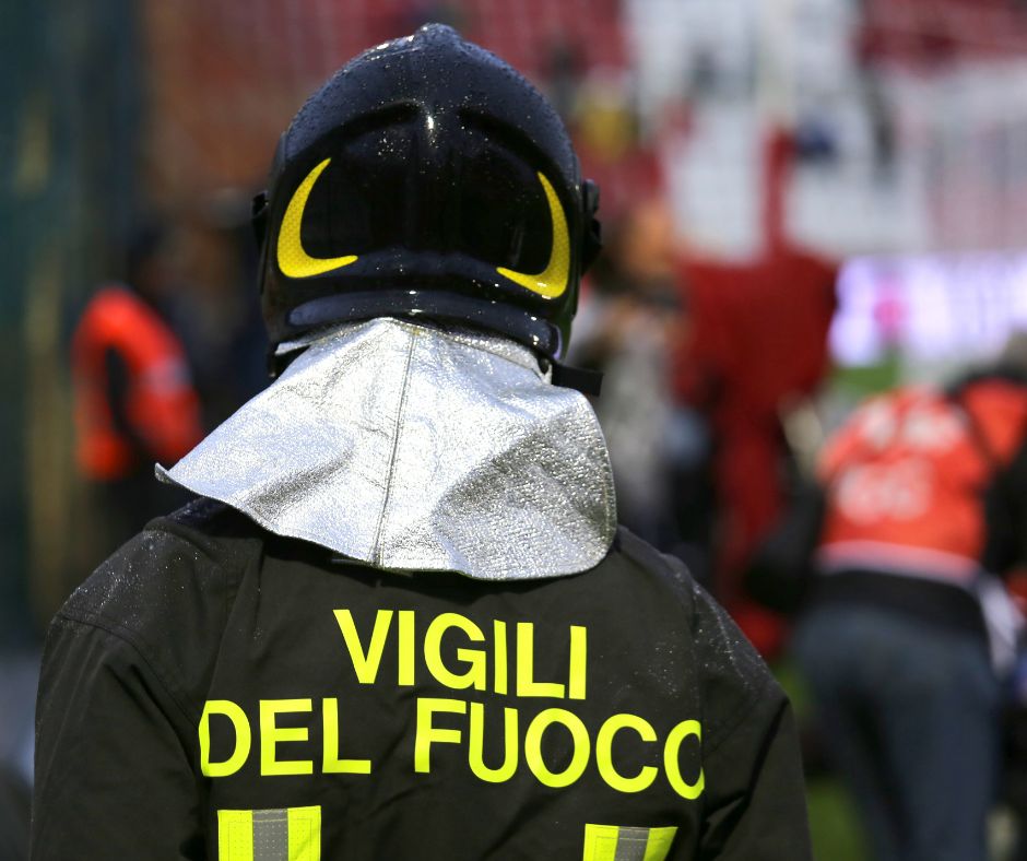 Incendio distrugge 20 rotoballe di fieno